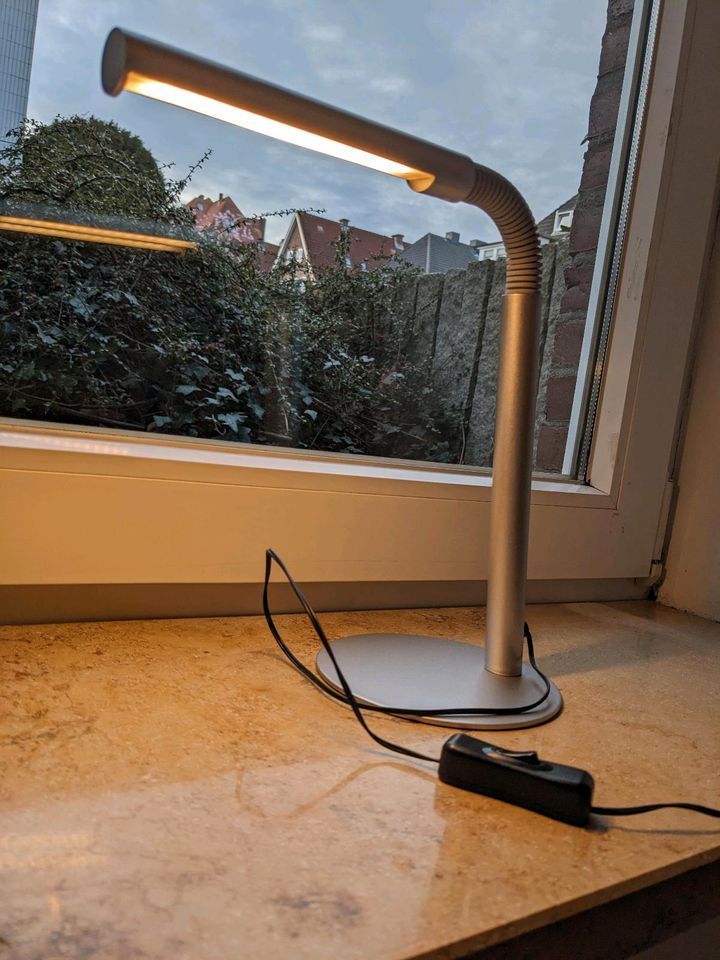 LED Schreibtisch-/Nachttischlampe in Kiel