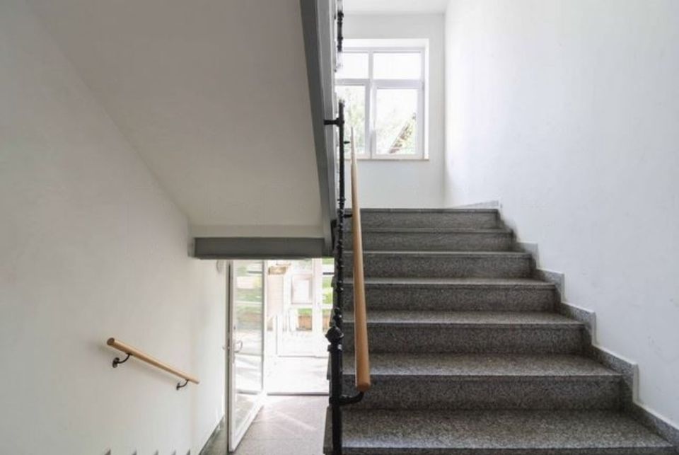 Schöne 2 Zimmer Wohnung inkl. EBK und Balkon zu vermieten in Chemnitz
