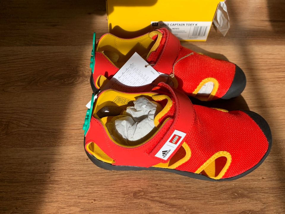 Adidas Sandalen Lego 35 Neu in Herne