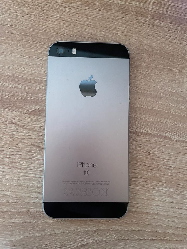 iPhone SE mit 16 GB in Bad Salzuflen