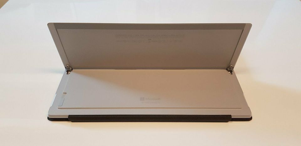 Microsoft Surface Pro LTE Advanced RAM 8gb Speicher 256gb Win10 P in Ebermannstadt