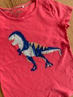 Mini Boden Shirt Dinosaurier rot blau Glitzer 122 Kr. München - Grasbrunn Vorschau