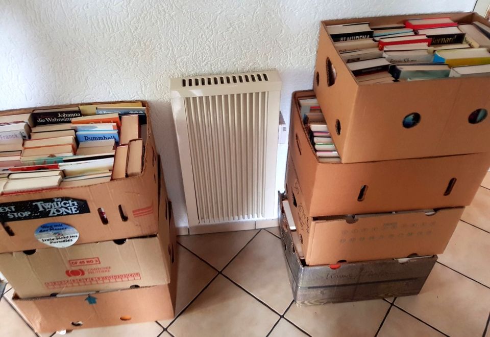 viele Bücher aus Lagerauflösung Romane Krimis Sachbücher Geschich in Pilsach