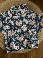 Blutsgeschwister Blutsschwester Pullover Bubikragen Gr. M blau Nordrhein-Westfalen - Schwerte Vorschau