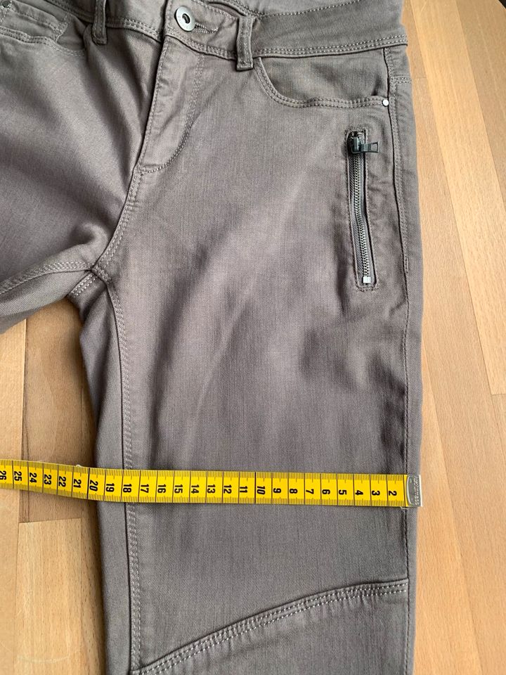 Esprit Jeans Skinny Gr. 34 taupe grau-beige in Bad Füssing