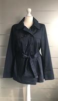 Sportlicher Trenchcoat / Kurzmantel in marineblau, Gr. 42 - NEU Bayern - Schöllkrippen Vorschau