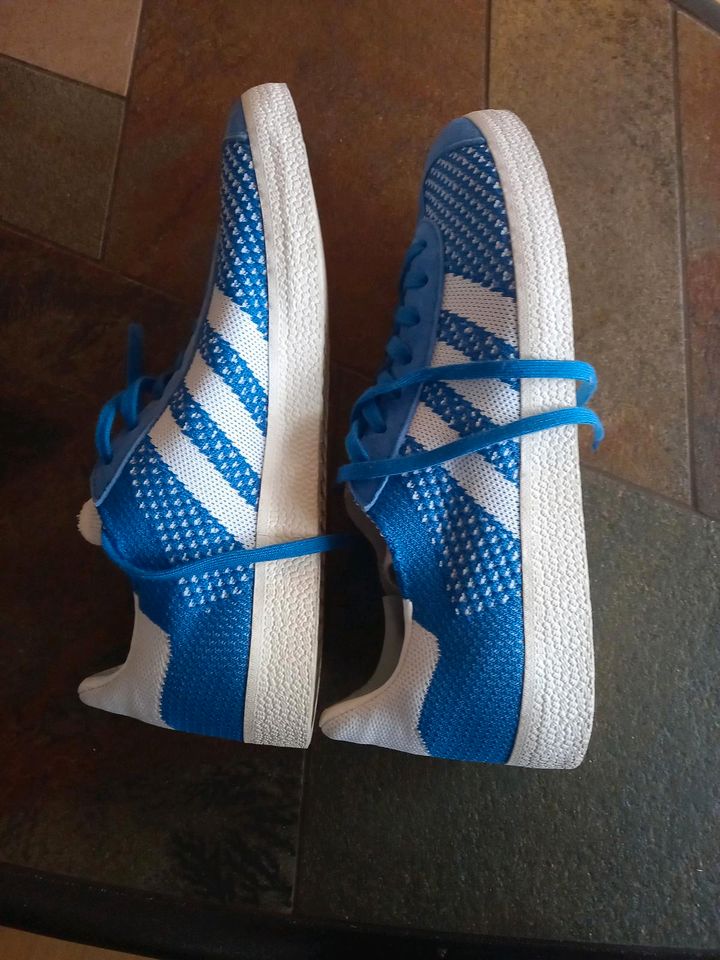 Sneaker, Sportschuhe, Freizeitschuhe von Adidas 10 in Oberroth