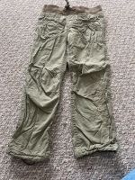 Stoffhose mit Vertiefungen und Gummizügen Gr. 116 weite Hose  H&M Niedersachsen - Uetze Vorschau