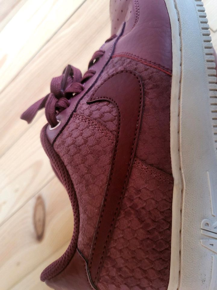 NIKE air force 1 low PRM bordeaux kroko style unisex in Neunkirchen