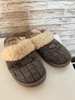 Ugg Hausschuhe Pantoffeln grau Gr. 38 Nordrhein-Westfalen - Dorsten Vorschau