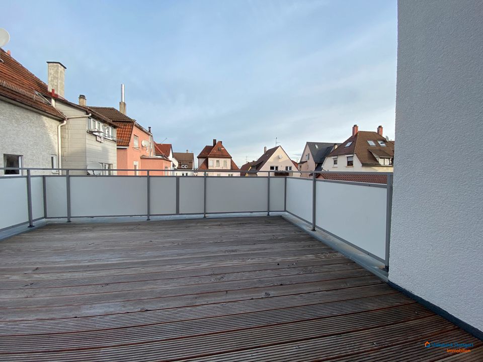 Herrliche Sonnentage auf dem großen Balkon in zentraler Lage genießen in Stuttgart