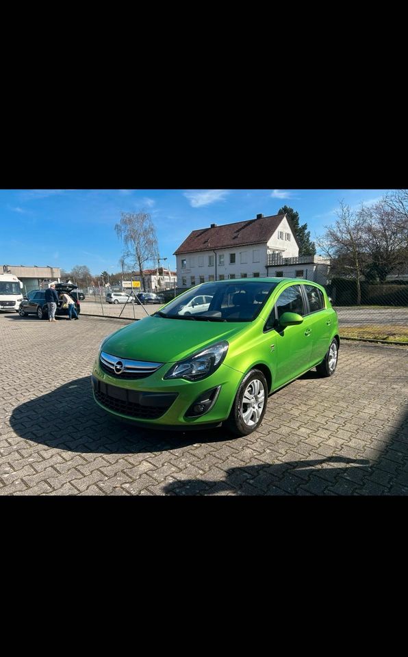 Opel Corsa D Active in Schwäbisch Gmünd