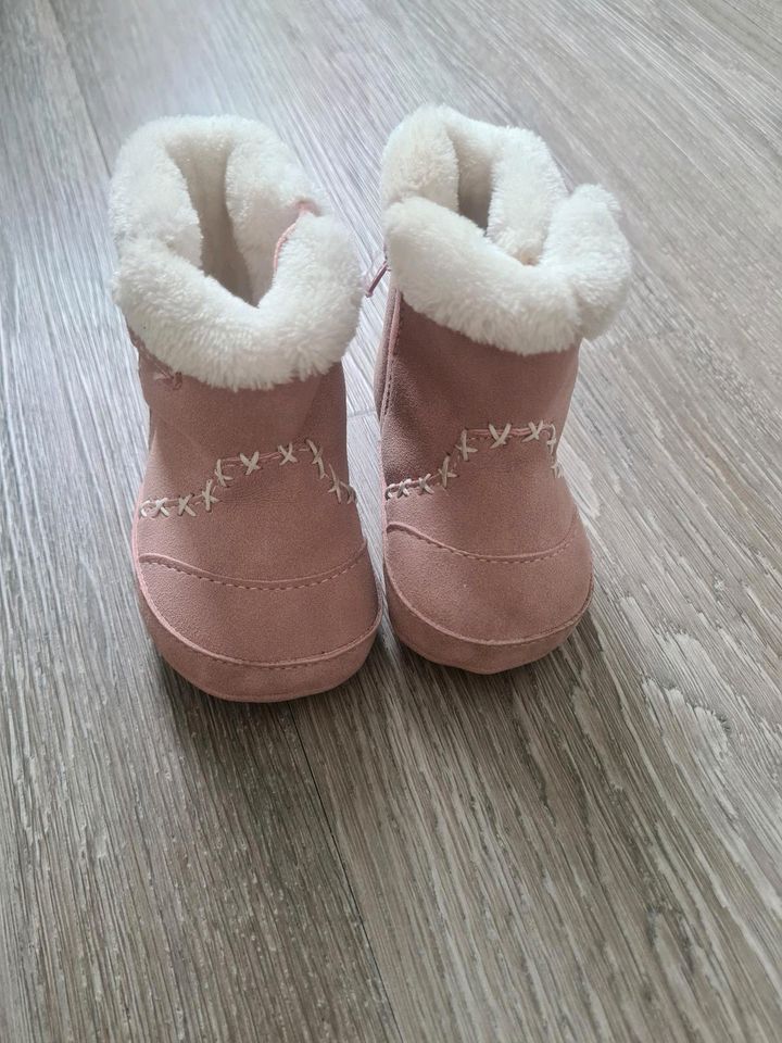 Baby Stiefel Sterntaler Puschen rosa weiß 17 18 in Seehof