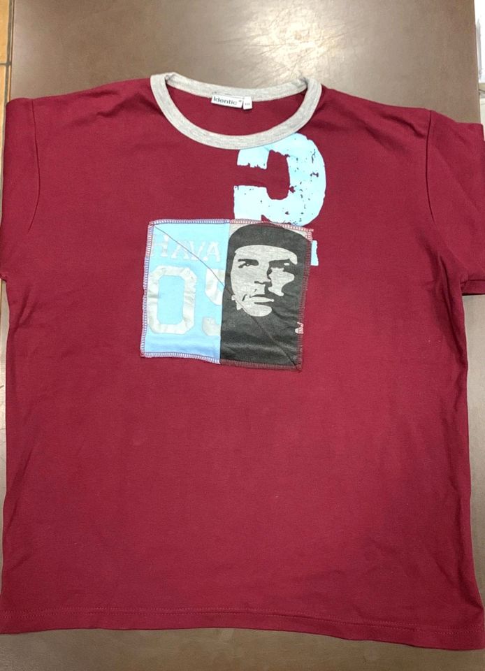 Modernes T-Shirt mit Guevara-Aufdruck - Sehr Gut! in Stuttgart