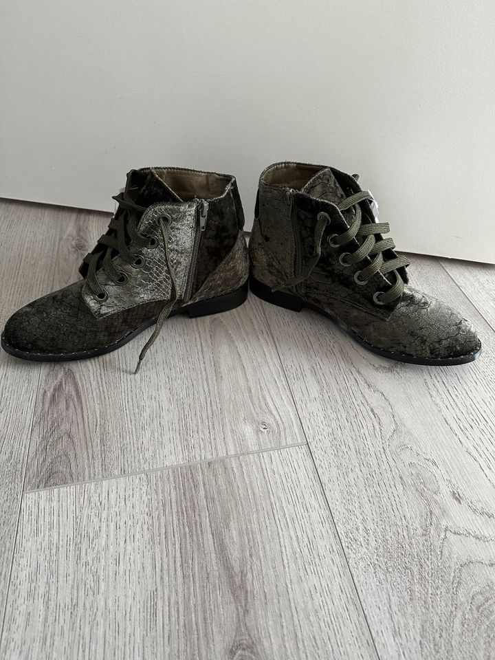 Damenschuhe Neu Größe 40 in Heide