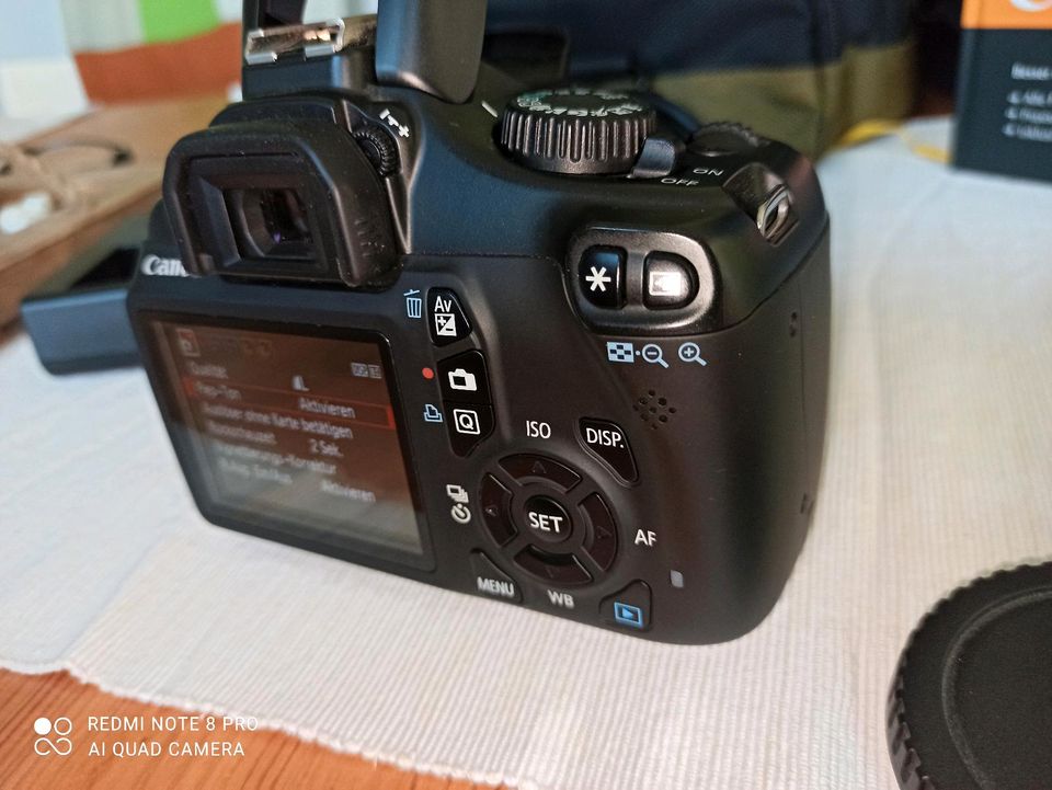 Canon EOS 1100D mit Zubehör neuwertig in Heist