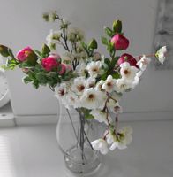 Vase mit Frühlings Deko an Selbstabholer abzugeben Niedersachsen - Schladen Vorschau