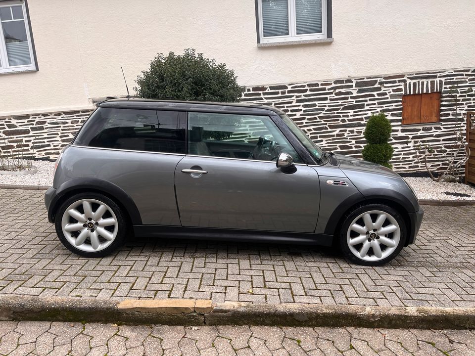 Mini Cooper S R53 in Enkirch