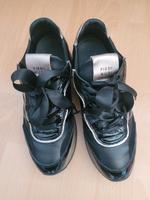 schicke Sneaker mit rosegoldenen Akzenten Nordrhein-Westfalen - Kaarst Vorschau