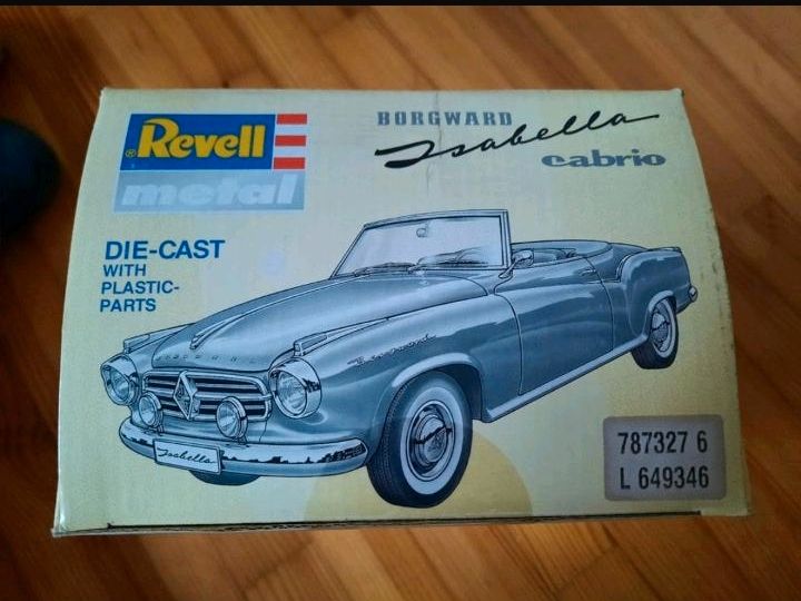 NEU OVP Revell Borgward Isabella cabrio Modellauto 08411 in Großrosseln