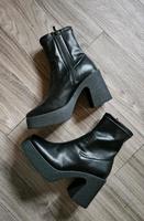 Stiefeletten Blockabsatz Plateau Another A Schwarz Leder Neu Baden-Württemberg - Tübingen Vorschau
