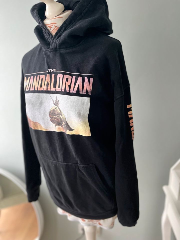 Kapuzenpullover Hoodie Star Wars Mandalorian 156/164 in Gettorf