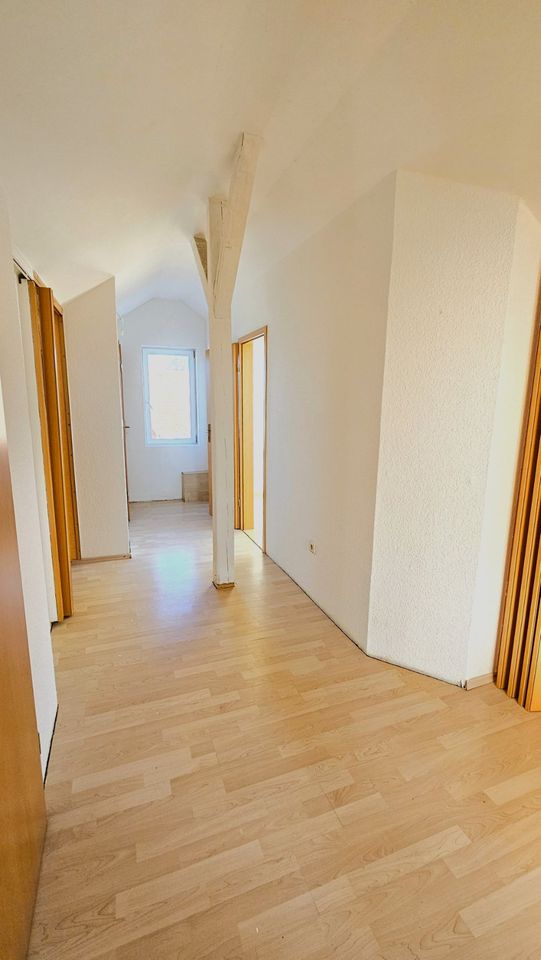 -RESERVIERT- Großes Einfamilienhaus auf großem Grund in Löhne, inkl. 30 m² im Dachgeschoss in Löhne