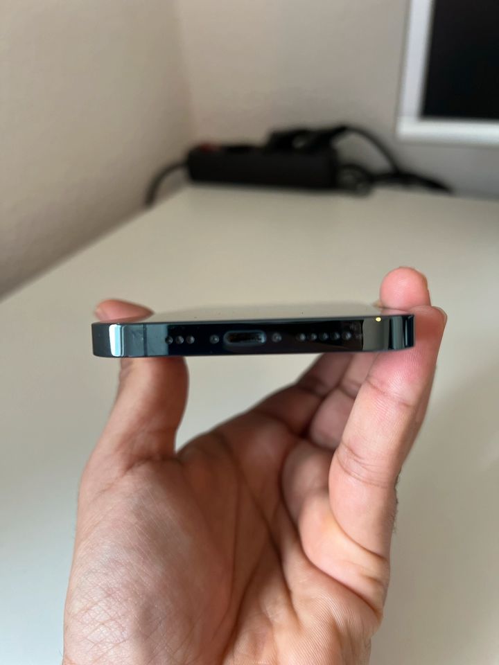 Apple iPhone 12 Pro 5G 128 Gb - Pazifikblau + 5 Handyhüllen in Gütersloh