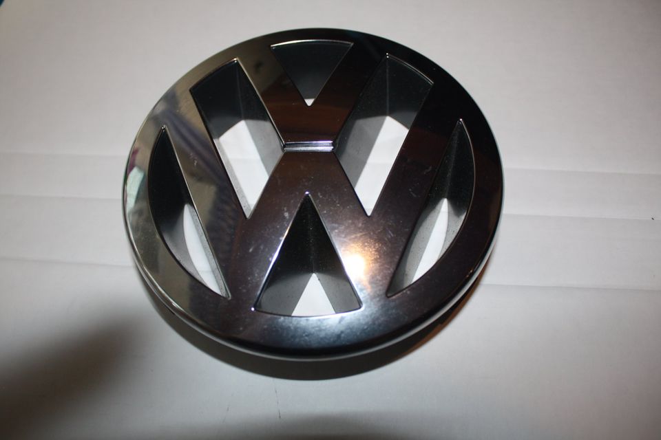 VW Chrom Emblem 3B0 853 601 C   3B0853601C Passat? in Hamminkeln