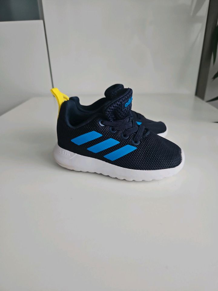 Kinderschuhe Adidas in Horn-Bad Meinberg