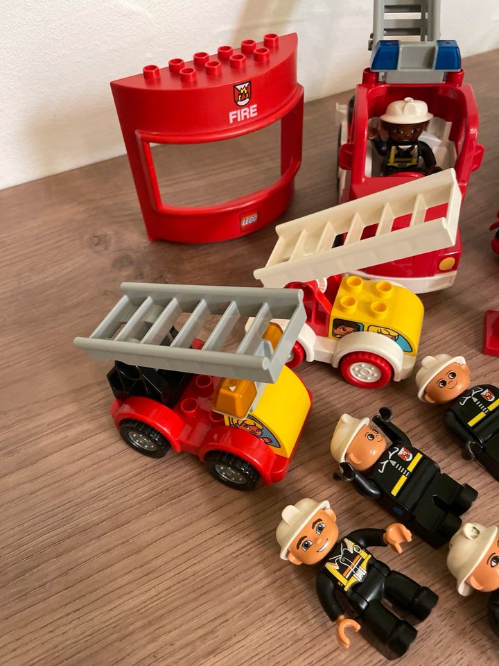 Lego Duplo Feuerwehr Set Leiter Auto Flugzeug Schlauch in Waldshut-Tiengen