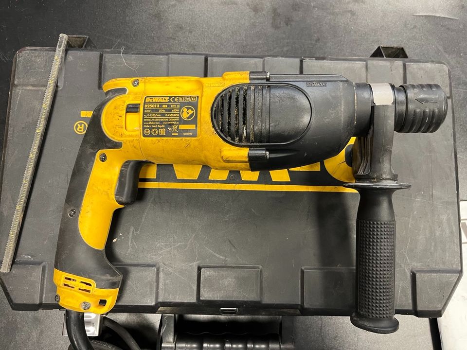 Dewalt D 25013 Kombihammer im Koffer+Bohrerset in Mitte - Wedding |  Heimwerken. Heimwerkerbedarf gebraucht kaufen | eBay Kleinanzeigen ist  jetzt Kleinanzeigen