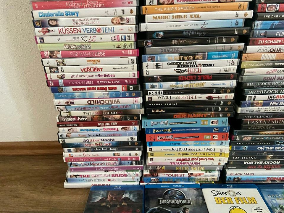 141 Dvd's und 17 Blue-Ray's in gutem Zustand in Rimsting