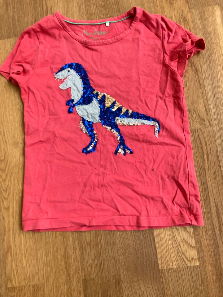 Boden Shirt kurzarm Dinosaurier 116 mit kleinen Flecken in Berlin