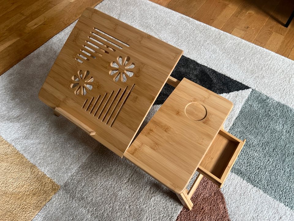 Verstellbarer Bambustisch fürs Sofa - Wie Neu in Berlin