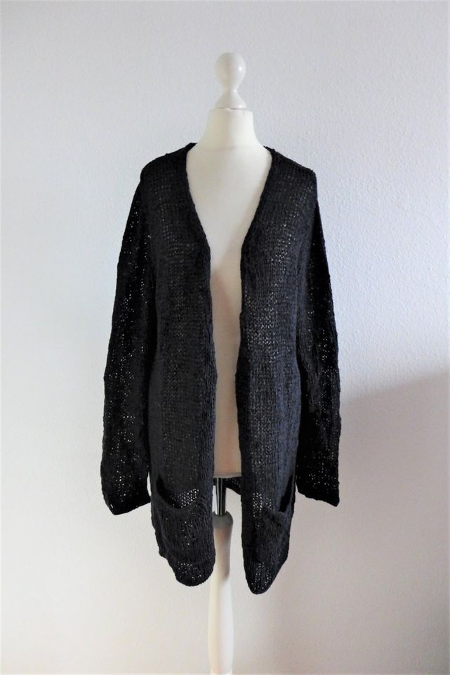 Oui Bändchengarn Long Strickjacke schwarz Gr. 42 L in München