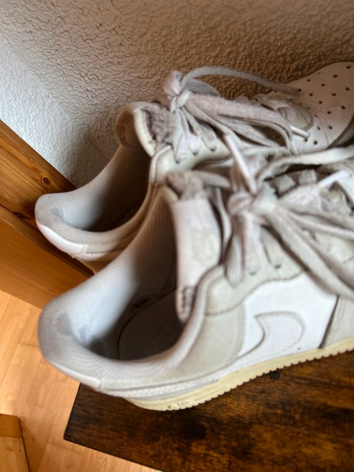 Nike Air Force 1 beige weiß in Wörth am Rhein