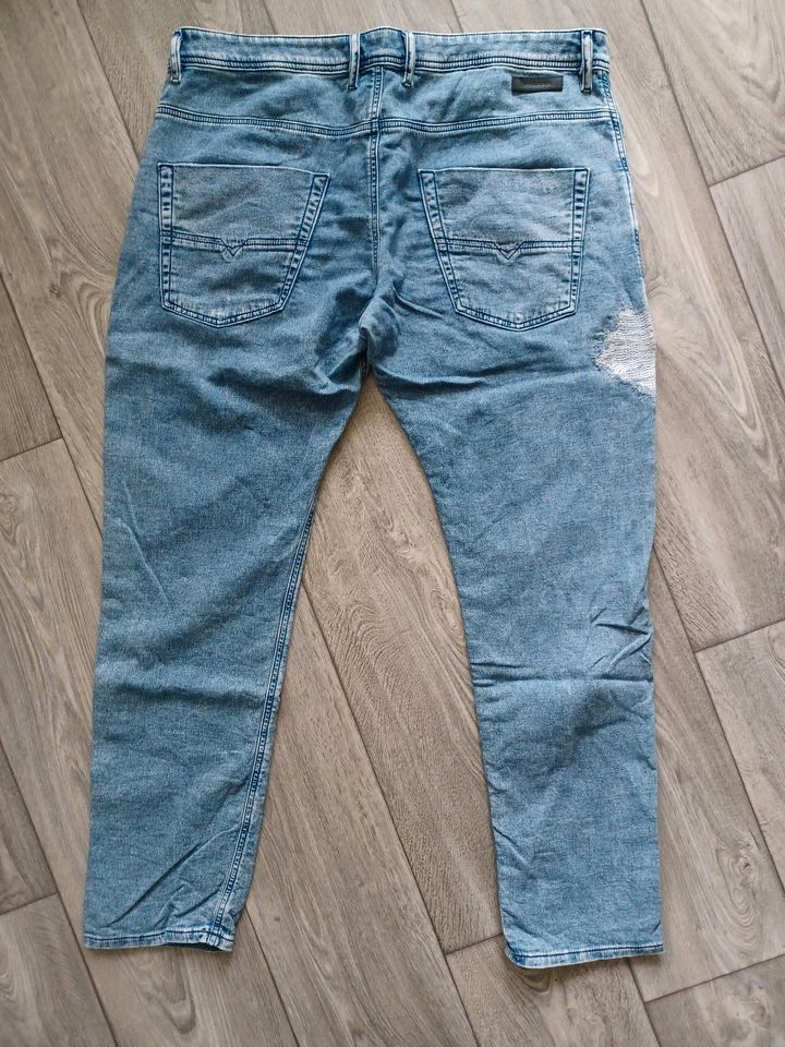 Diesel Jeans Krooley-T W38 hellblau ripped Used Look trashed in Niesky