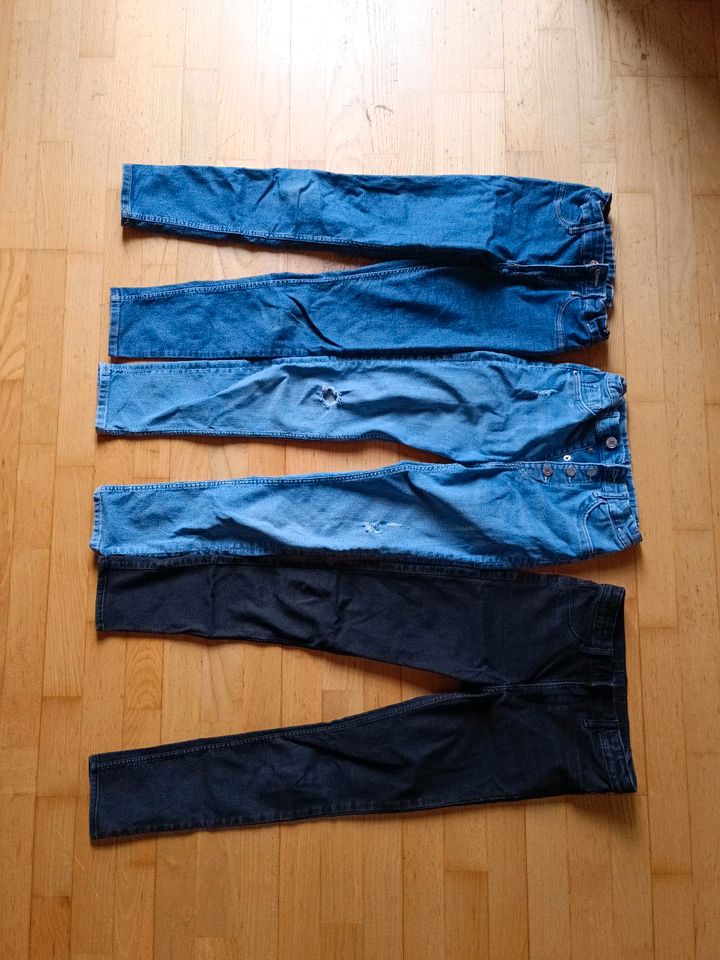 Kleiderpaket Skinny Jeans Hosen gr.140 in Möttingen