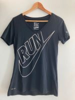 Schwarzes Nike Sport Shirt in M Bonn - Bonn-Zentrum Vorschau