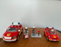 Playmobil Feuerwehr 2 Wagen mit Feuerwehrleuten und Ausstattung Berlin - Rummelsburg Vorschau
