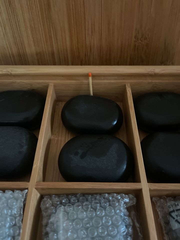 Hot Stone Massage Steine Set in Stelle