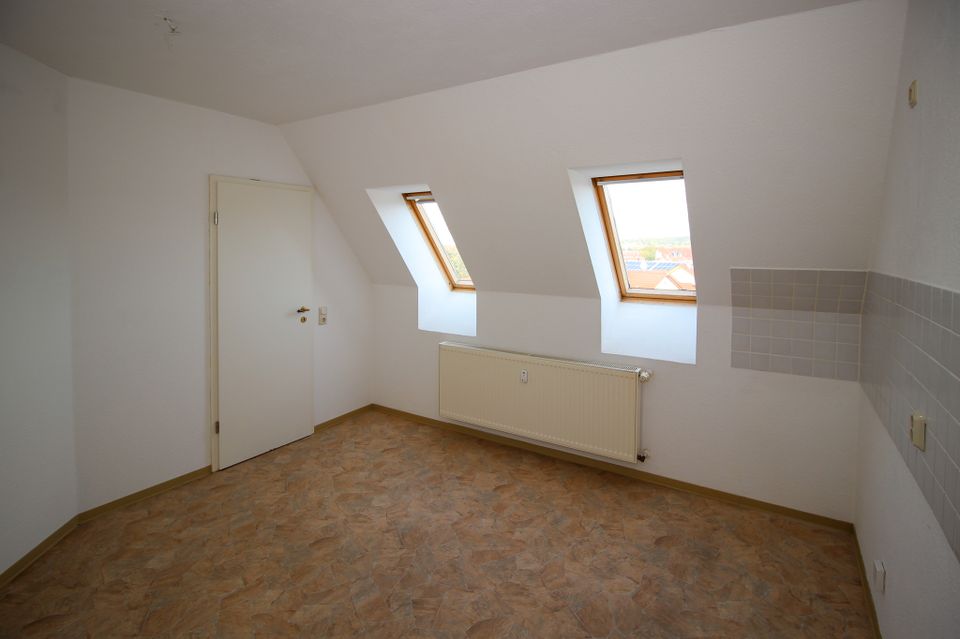 Ihre neue Dachgeschosswohnung! Sanierter Altbau! Zentrumsnahe Lage! in Naumburg (Saale)