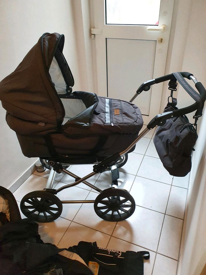 SCHNÄPPCHEN Kinderwagen "CityCross" von Emmaljunga in Aschaffenburg