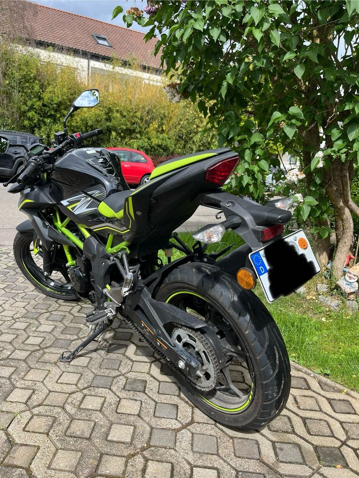 Kawasaki Z 125 Black Edition in Neckartenzlingen