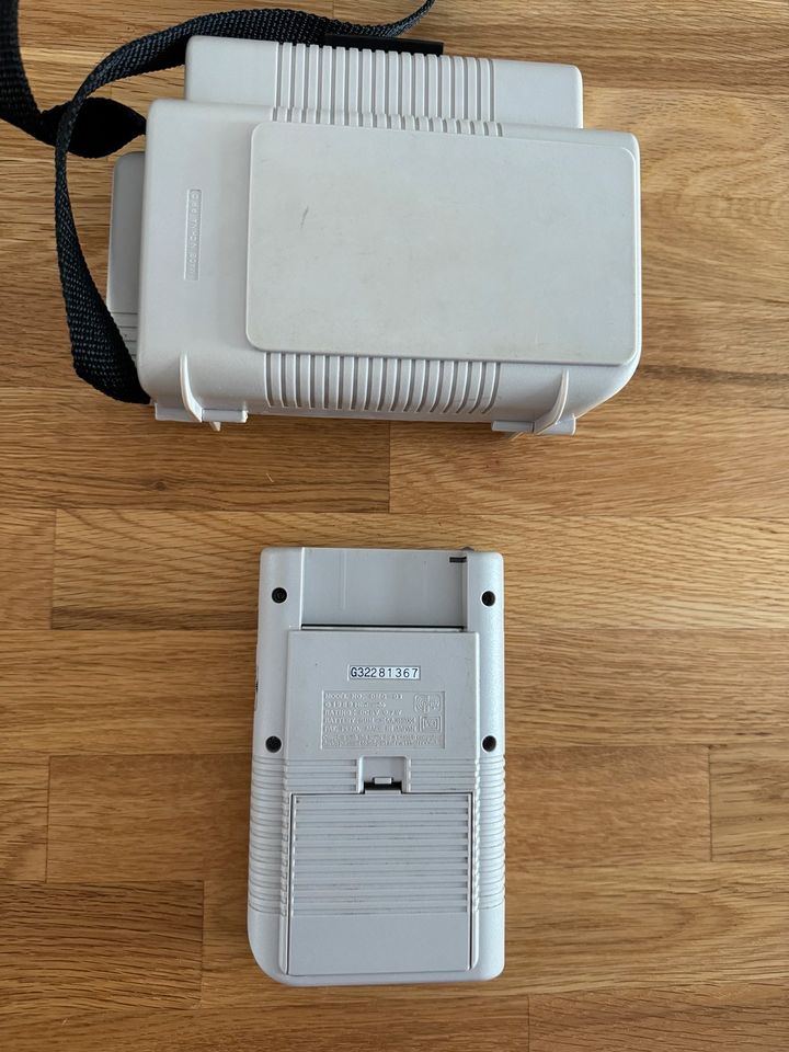 Gameboy Handheld Konsole mit Carry Box grau in Haren (Ems)