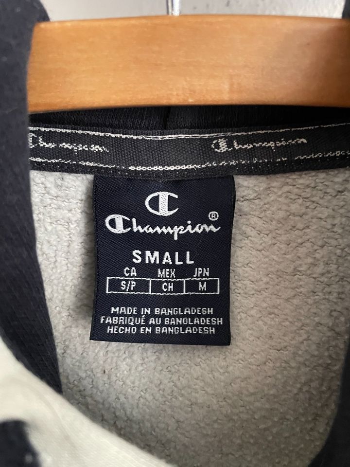 Champion Pullover Gr. S off-white in Hamburg