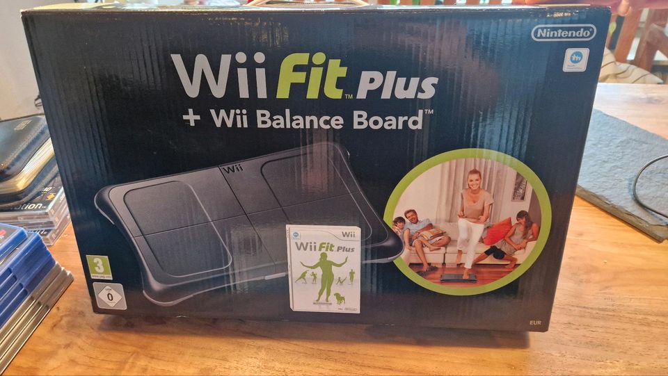 Wii Fit Plus mit Balance Board in Großrosseln