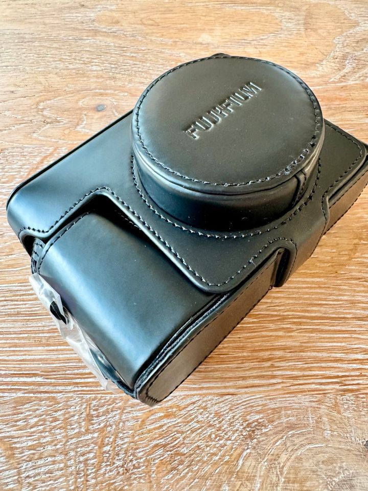 Fujifilm LC-X100V Camera Bag m. Shoulder Strap X100VI in Hamburg