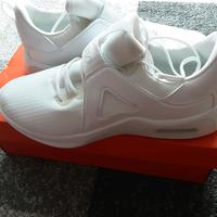 Nike Schuhe Sportschuhe Gr.40 NEU Baden-Württemberg - Reutlingen Vorschau